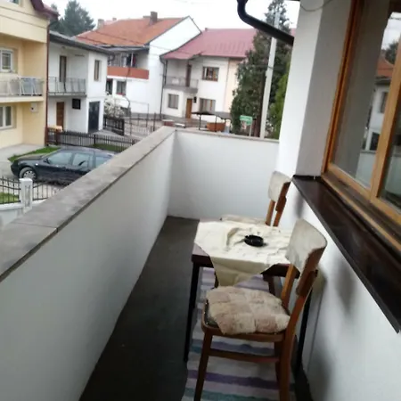 E&e Pyramid Apartman Visoko