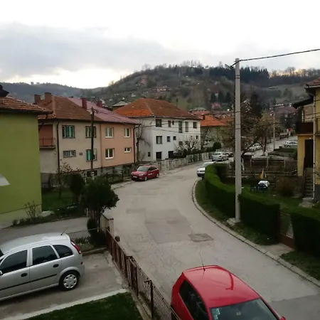 E&e Pyramid Apartman *