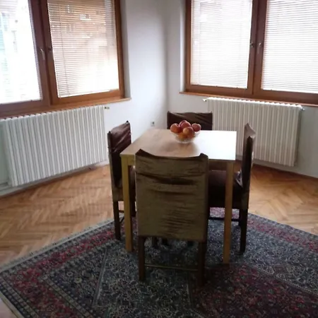 E&e Pyramid Apartman