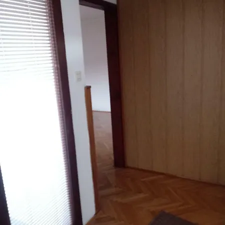 E&e Pyramid Apartman *